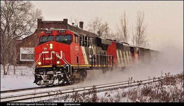 CN 385 CN 2333 Ingersoll Ontario 11-21-2014
