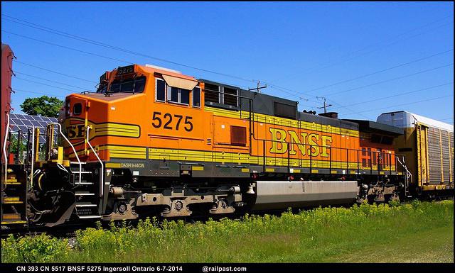 CN 393 BNSF 5275 Ingersoll Ontario 6-7-2014