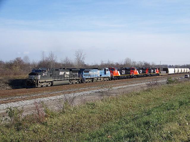 Its over :-( Last 369 arrives Fort Erie Photo by Peter Hoople 12-30-07