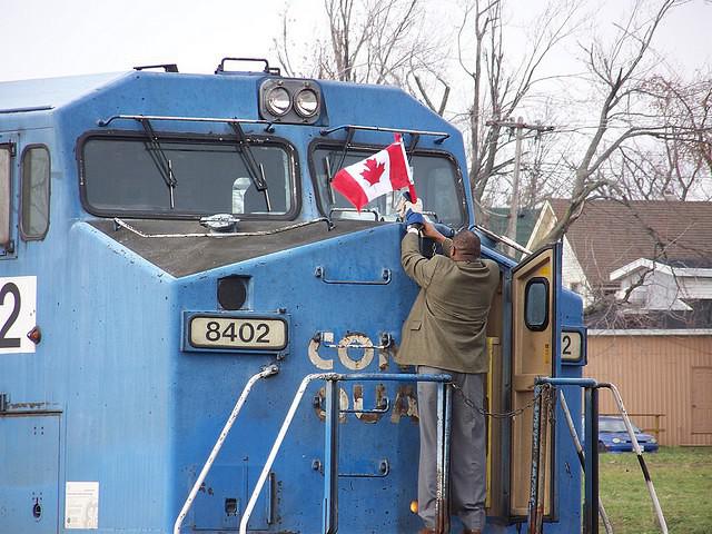 Its over :-( Last 369 leaves Fort Erie Photo by Peter Hoople 12-30-07
