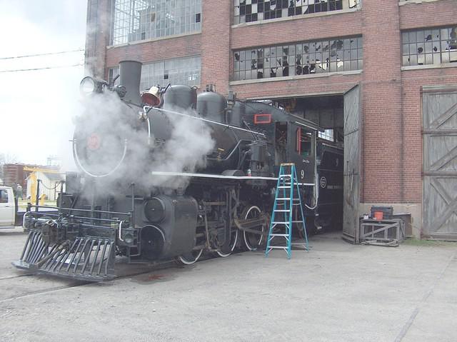 A couple of hard working volunteers getting #9 ready for its new season 5-5-05