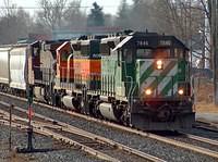 BNSF 7846, BNSF 8060 and CN 2590 roars through Ingersoll Ontario on 390 1-22-06