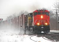 CN 2517 leads UP 9478 with NS cars on 399 Ingersoll Ontario 1-28-07