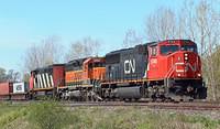 CN 5744 leads FURX 8100 on 148 Ingersoll Ontraio 5-7-06