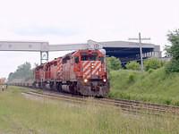 CP 5629 leads a trio through Zorra westbound with a very empty Expressway 6/25/04