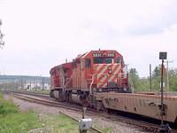 CP 9757 leads 5931 westbound on Expressway through Woodstock 5/26/04