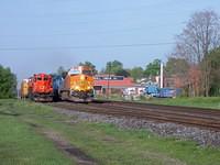 NS 328 with BNSF 4061 in the lead flys through Ingersoll at 08:26 5/21/04
