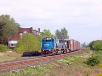 Conrail 5432 leads NS 7059 on 327 Ingersoll Ontario 9-6-04