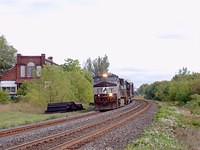 NS 8929 leads 327 though Ingersoll Ontario Dundas sub 9-9-04