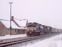 NS 9076 leads 328 though Ingersoll Ontario 1-22-05