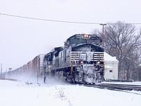 NS 9400 C40-9W leads NS 3171 SD40 on 327 through Ingersoll Ontario Time: 11:30 1-8-05