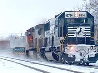 NS 6714 SD60 ex-Conrail looking freshly painted leads Santa fe 825 on 327 through Ingersoll Ontario 2-21-05