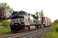 NS 9069 flags the crossing in Ingersoll Ontario 5-24-06