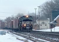 NS 9581 leads 327 through Ingersoll Ontario 2-20-05