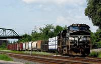 NS 369 with NS 9661 & 8714 Fort Erie 8-13-08