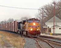NS 327 arrives with UP 7568 in the lead. Ingersoll Ontario 12-01-05